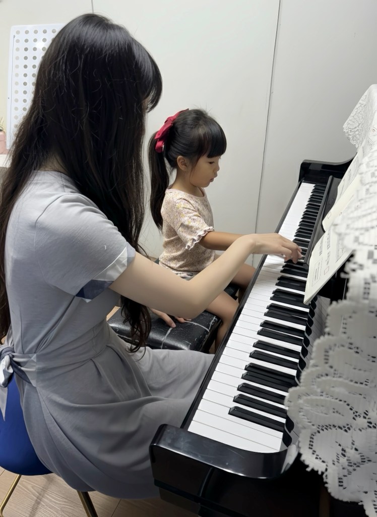 從認識琴鍵開始，一步一步建立孩子的音樂學習信心｜琪伶老師幼兒鋼琴課程實際案例