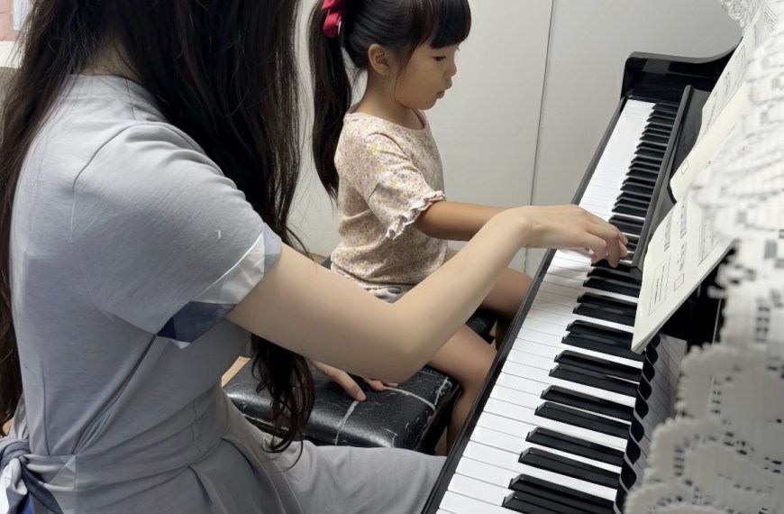 樂光音樂幼兒鋼琴課實際上課照片